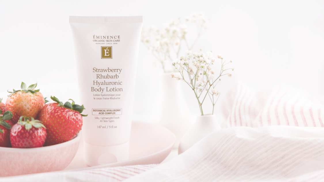 2022-Spring-Strawberry-Rhubarb-Collection-Lifestyle-20